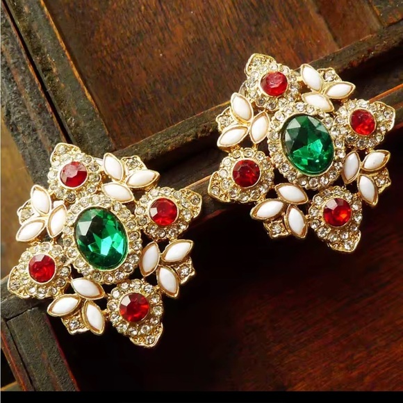 Vintage Gold Cross Brooch with Emerald Green & Ruby Red Crystals Statement Pin - Picture 3 of 6